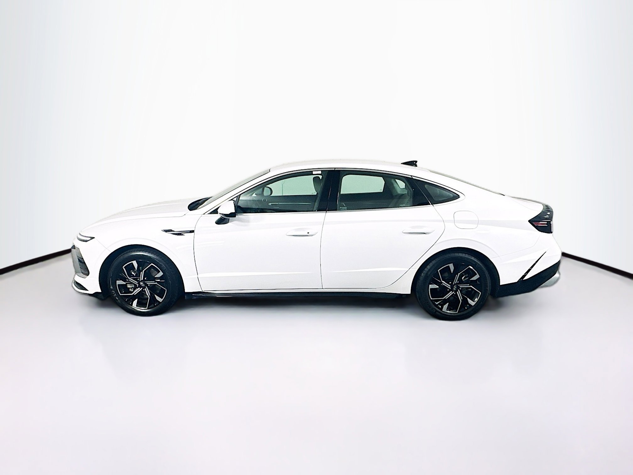 Used 2025 Hyundai Sonata SEL image 4