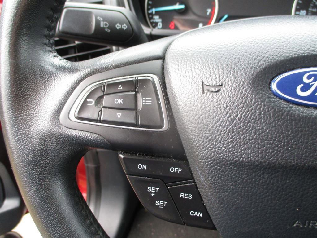 Used 2019 Ford EcoSport SE w/ SE Convenience Package image 16