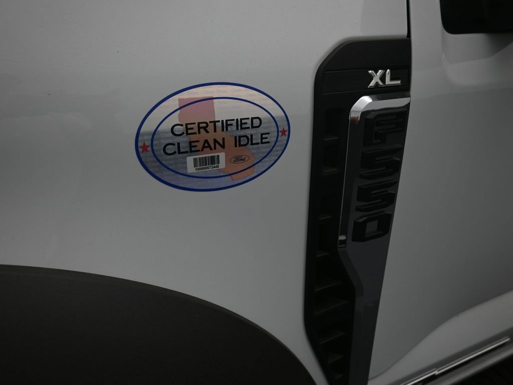 New 2025 Ford F550 4x4 Regular Cab Super Duty image 13