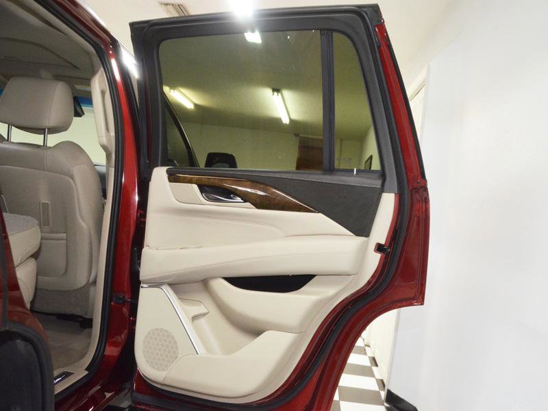 Used 2019 Cadillac Escalade Premium Luxury w/ LPO, Radiant Package AWD/4WD image 27