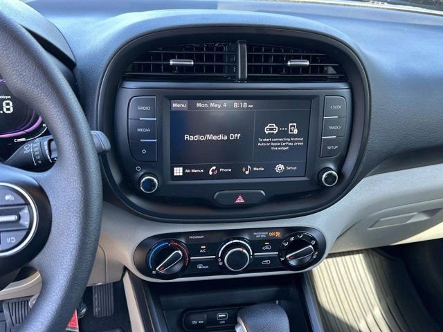 Used 2025 Kia Soul LX w/ LX Technology Package FWD image 17