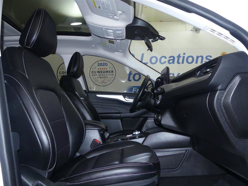 Used 2022 Ford Escape SEL w/ Technology Package FWD image 3
