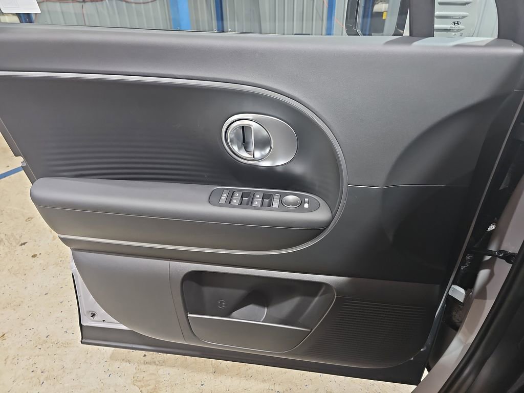 New 2026 Hyundai Ioniq 9 SE w/ Tow & Go Package image 28