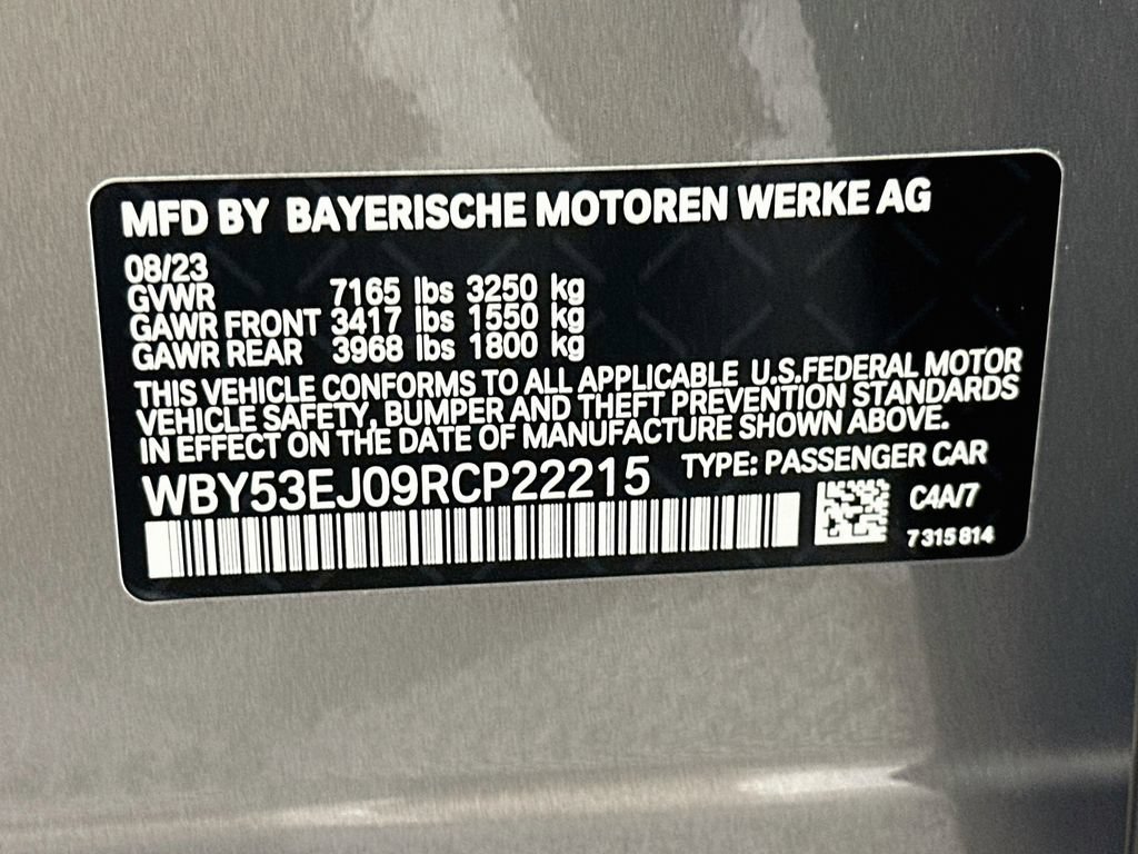 Certified 2024 BMW i7 xDrive60 w/ Executive Package AWD/4WD image 32