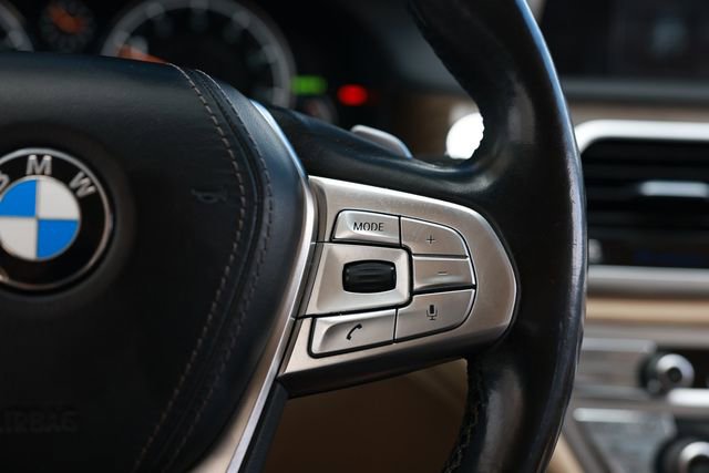 Used 2018 BMW 740i image 33