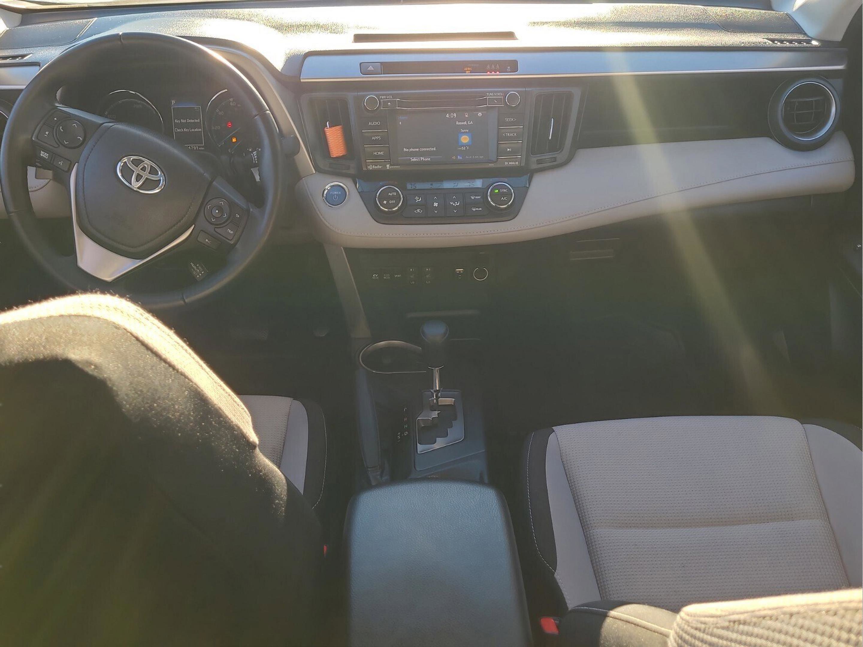 Certified 2018 Toyota RAV4 LE Plus image 10
