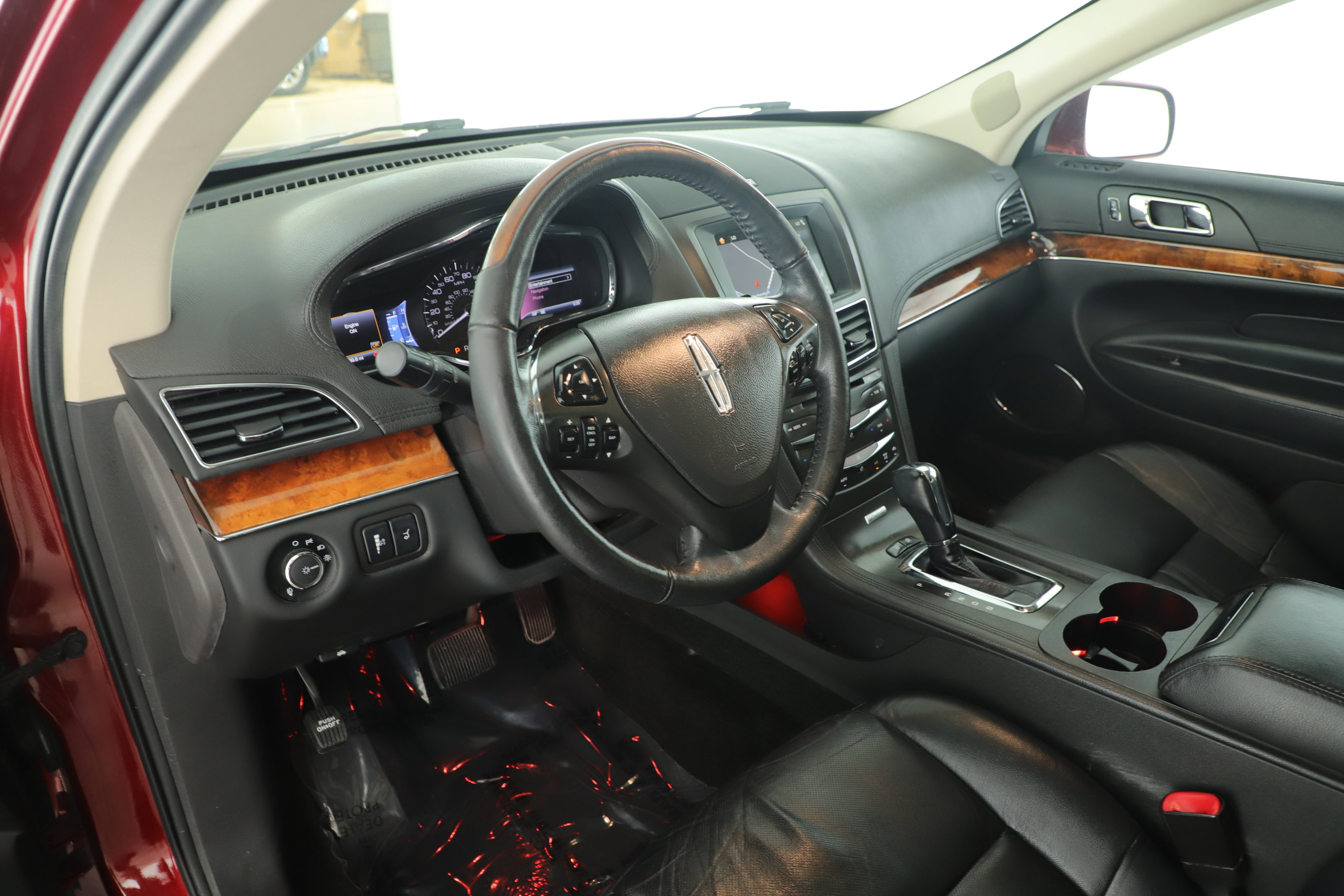 Used 2016 Lincoln MKT AWD w/ Equipment Group 201A image 4