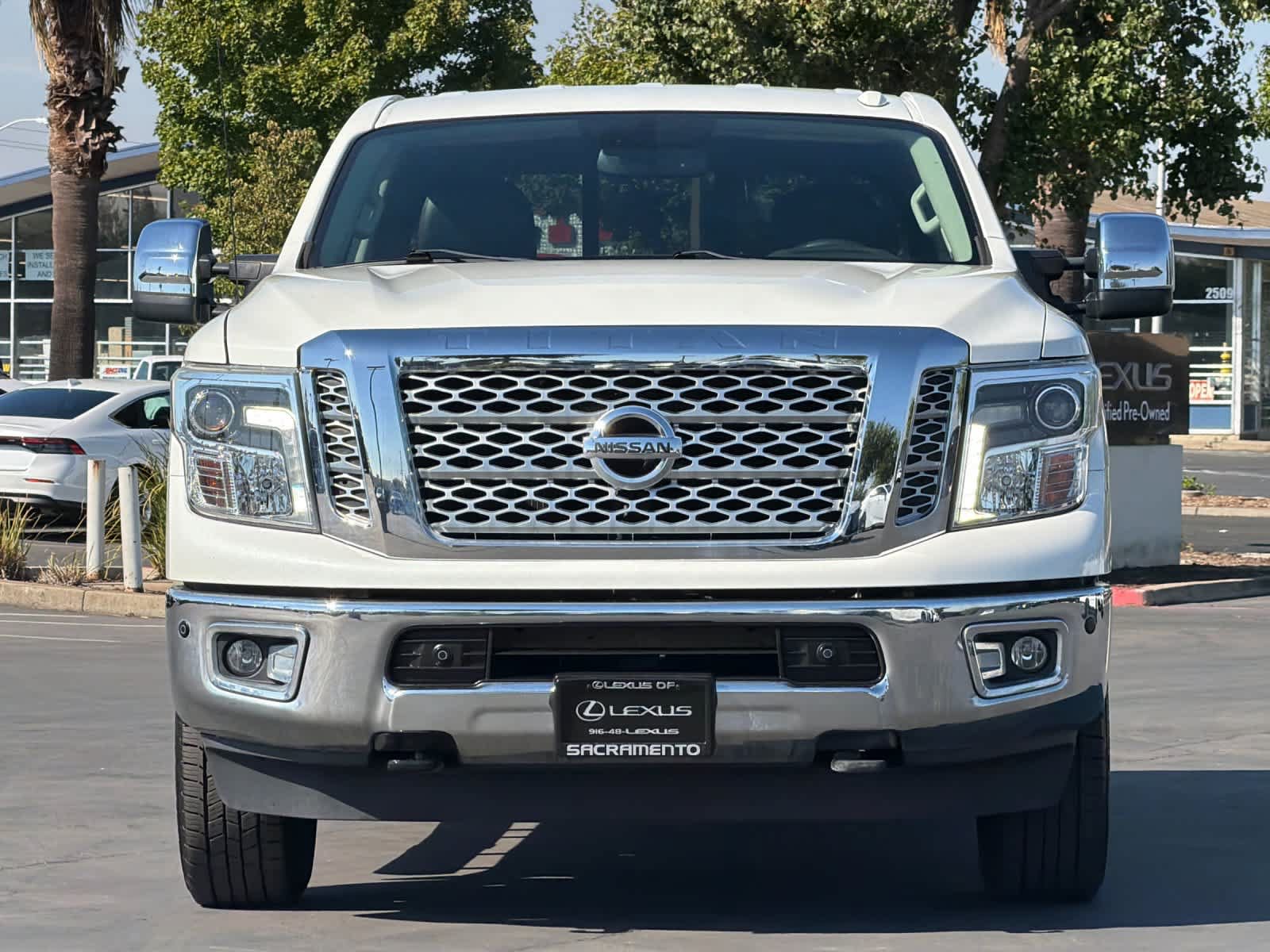 Used 2017 Nissan Titan SL RWD image 10