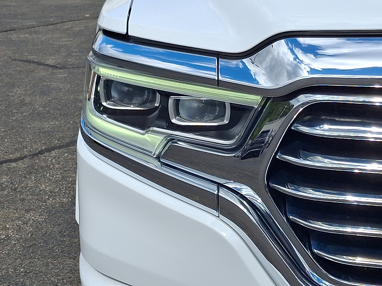 Certified 2022 RAM 1500 Limited w/ Bed Utility Group image 9