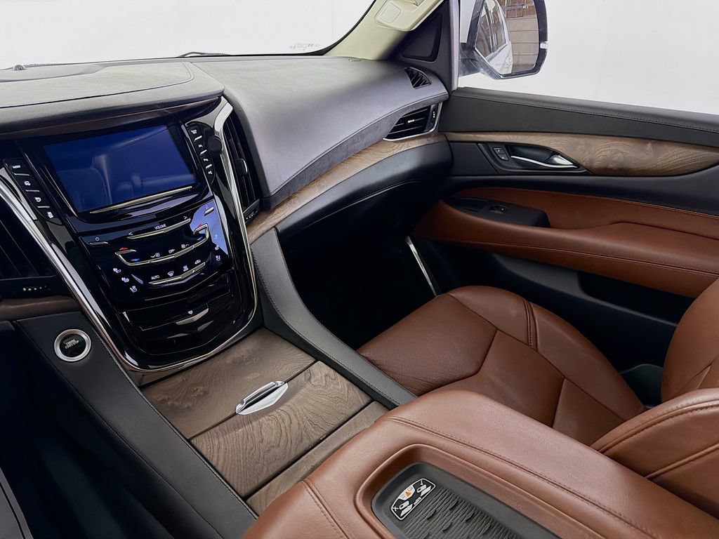 Used 2017 Cadillac Escalade ESV Premium Luxury AWD/4WD image 22