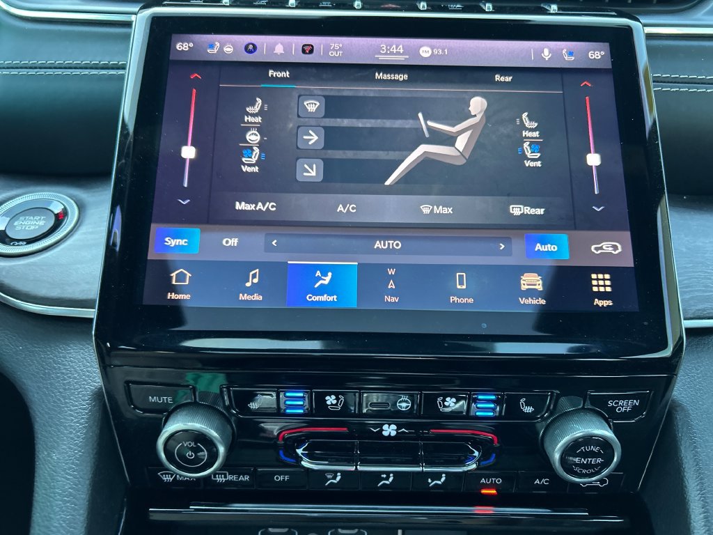 Certified 2023 Jeep Grand Cherokee Overland w/ Luxury Tech Group IV AWD/4WD image 47