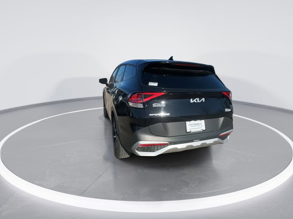 Used 2025 Kia Sportage EX image 8