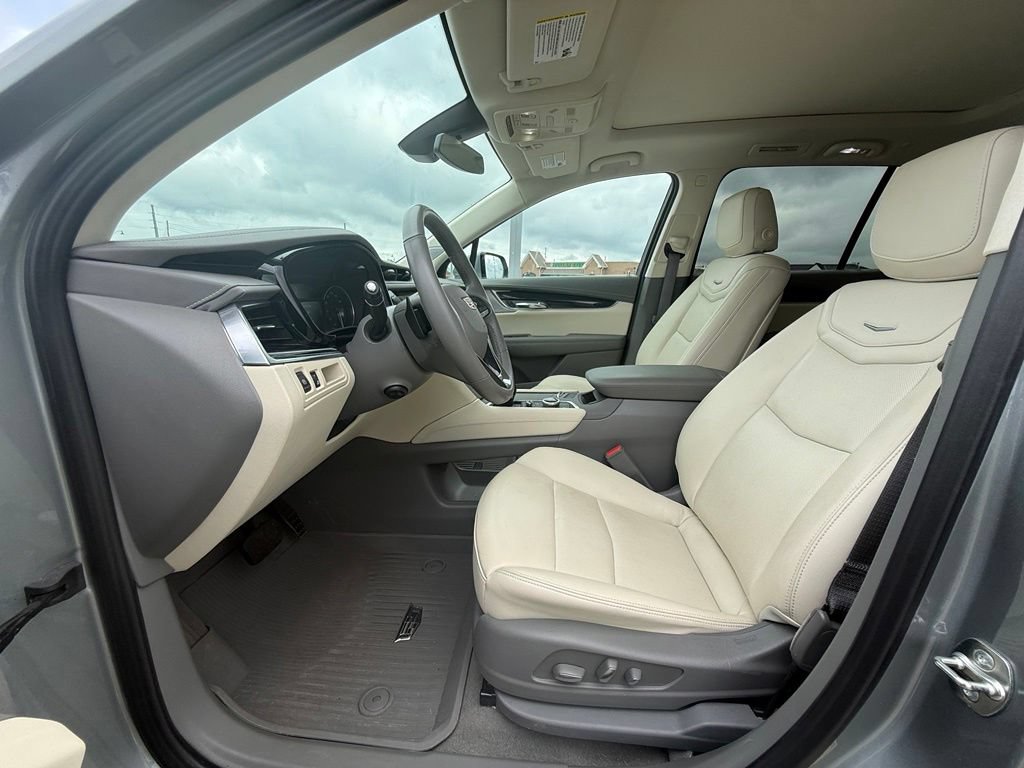Certified 2024 Cadillac XT6 Premium Luxury w/ LPO, Floor Liner Package AWD/4WD image 29