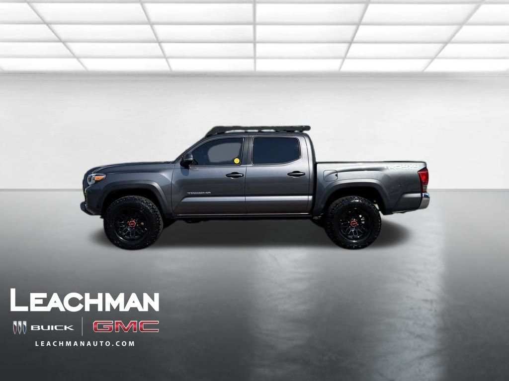 Used 2017 Toyota Tacoma TRD Off-Road AWD/4WD image 6