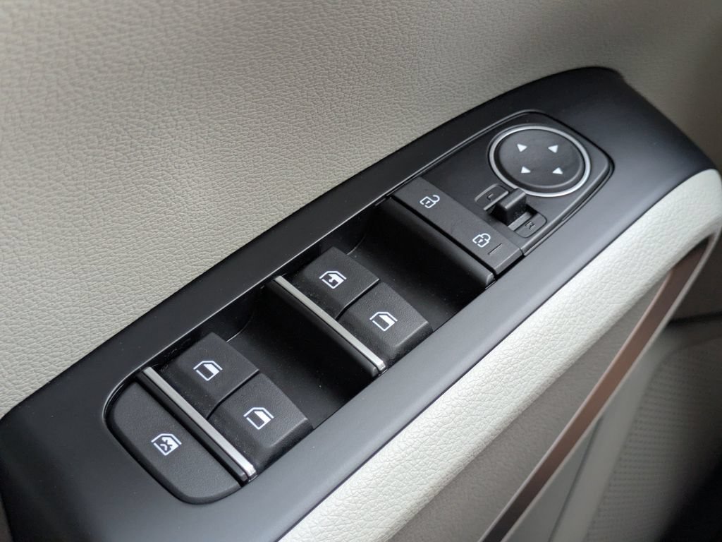Used 2025 Kia Soul LX w/ LX Technology Package FWD image 22