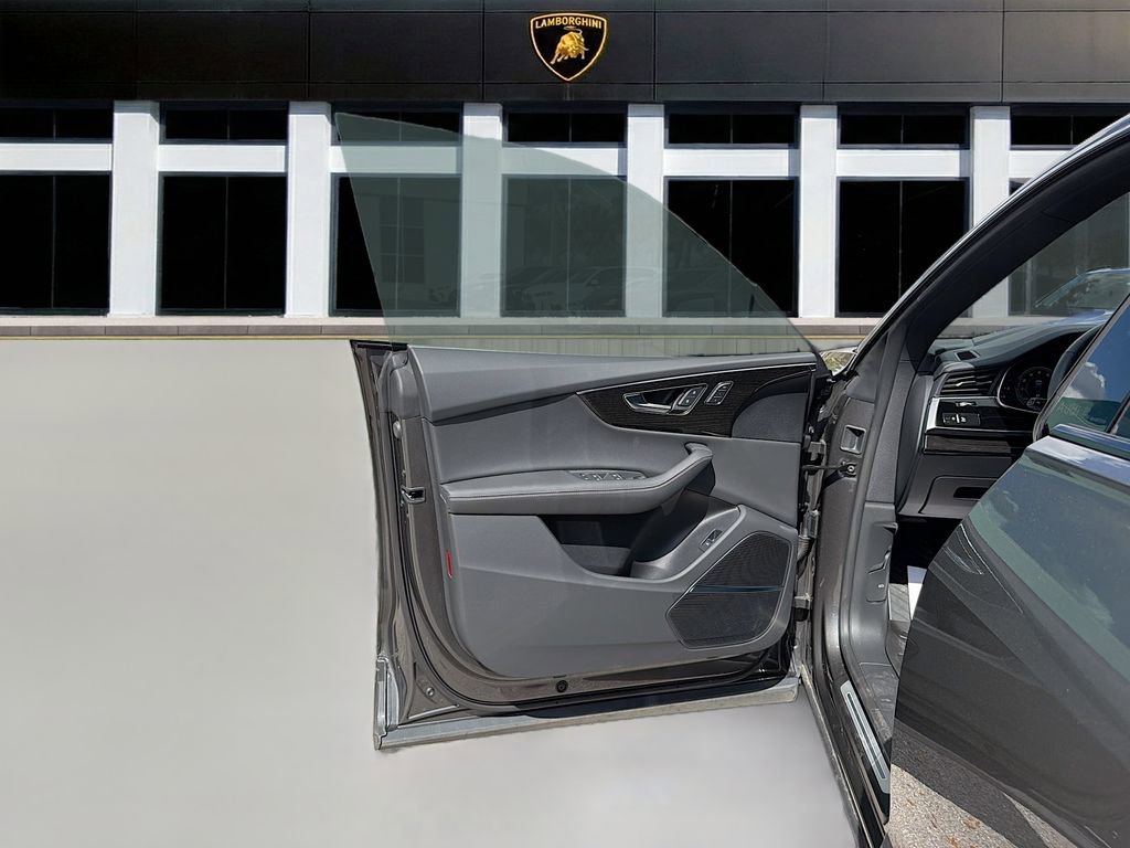 Used 2025 Audi Q8 Prestige image 26
