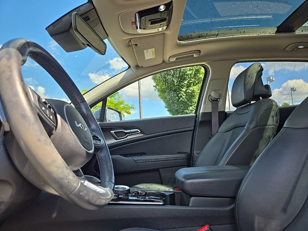 Certified 2023 Kia Sportage EX w/ EX Premium Package AWD/4WD image 32