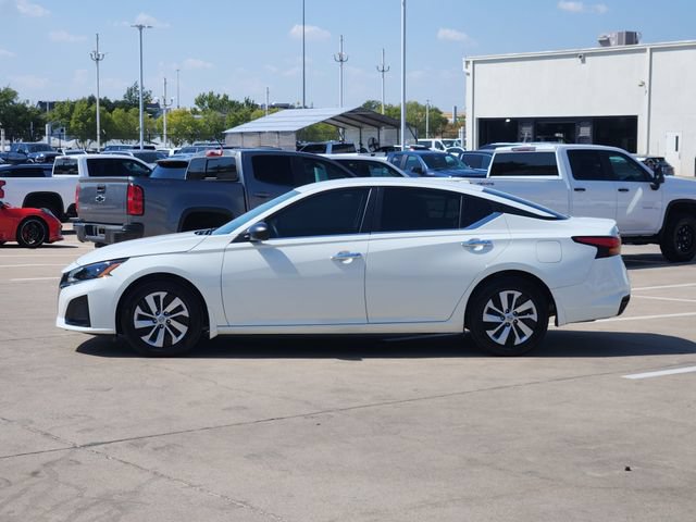 Used 2025 Nissan Altima 2.5 S FWD image 13