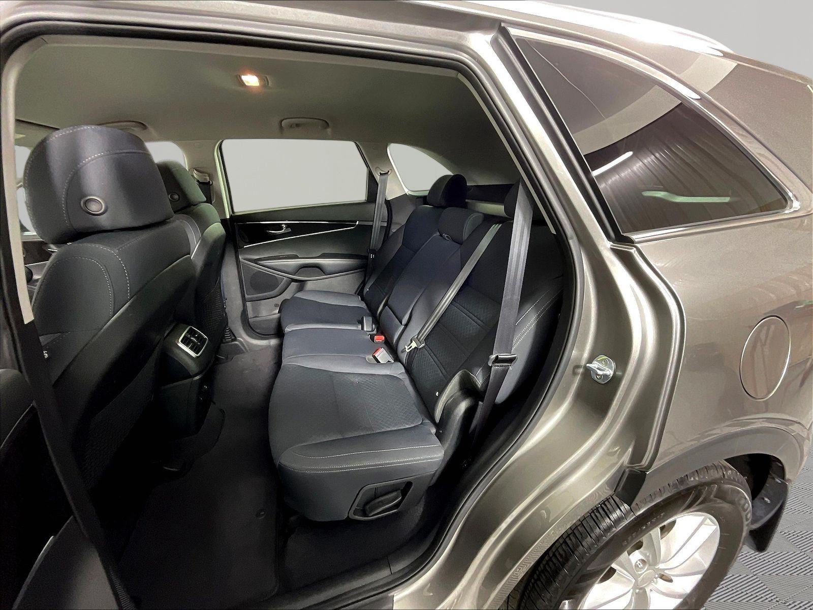 Used 2017 Kia Sorento FWD image 22
