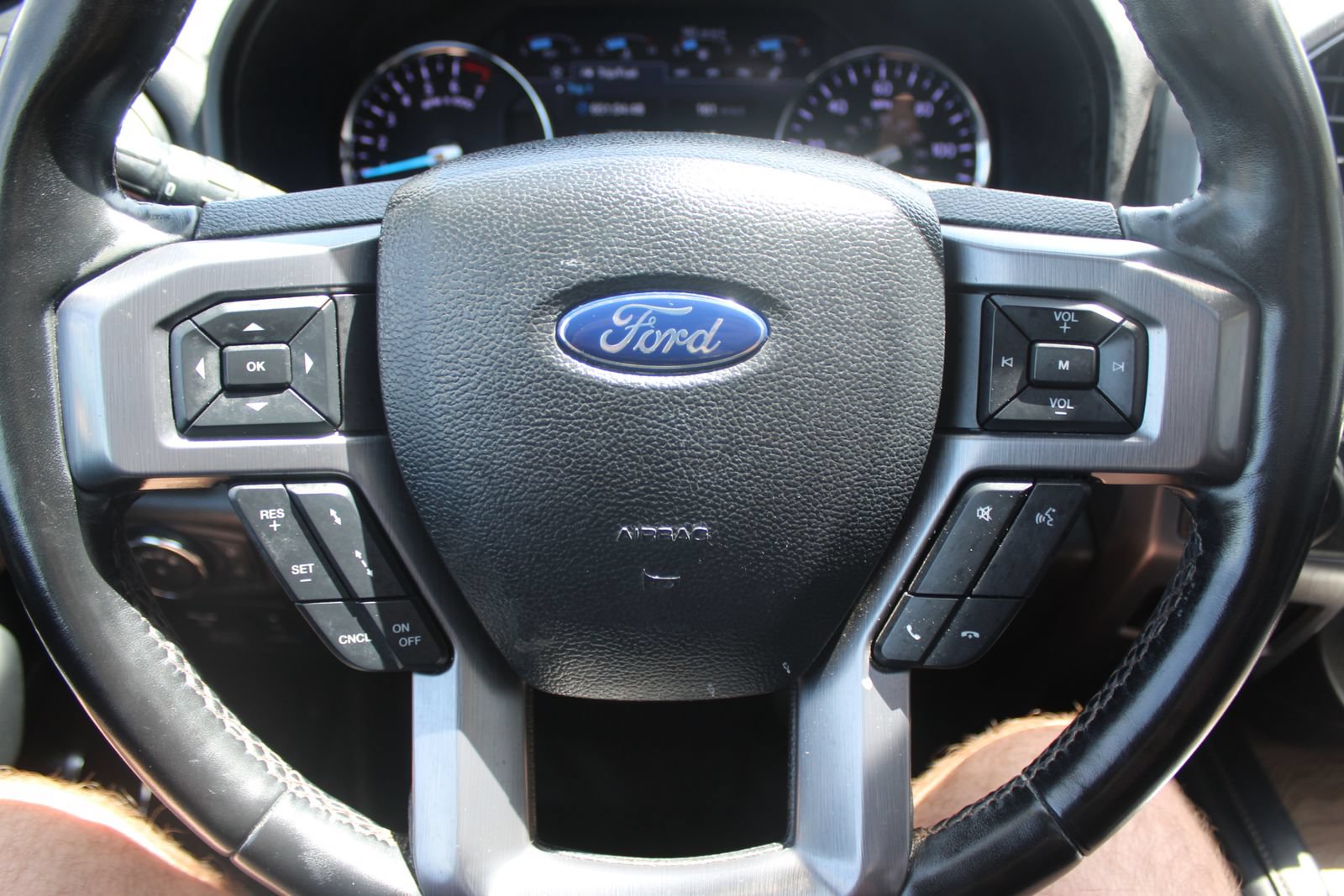 Used 2019 Ford Expedition Max Platinum AWD/4WD image 31