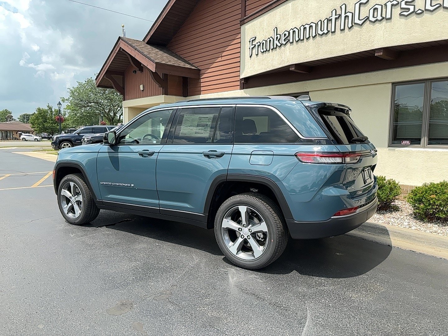 New 2026 Jeep Grand Cherokee Limited AWD/4WD image 15