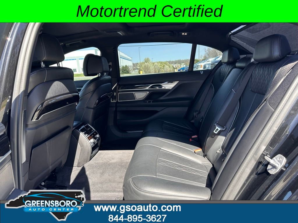Used 2019 BMW 750i w/ M Sport Package RWD image 24