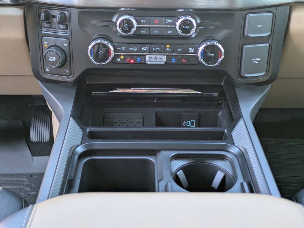 New 2026 Ford F250 Lariat w/ Black Appearance Package image 25