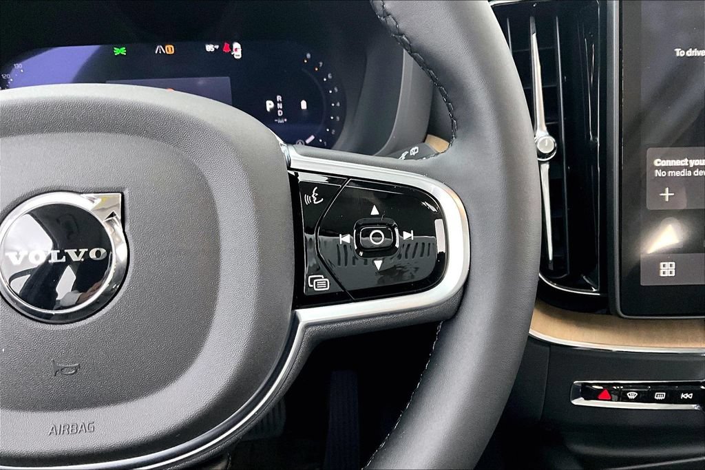 New 2026 Volvo XC60 B5 Core w/ Climate Package AWD/4WD image 13