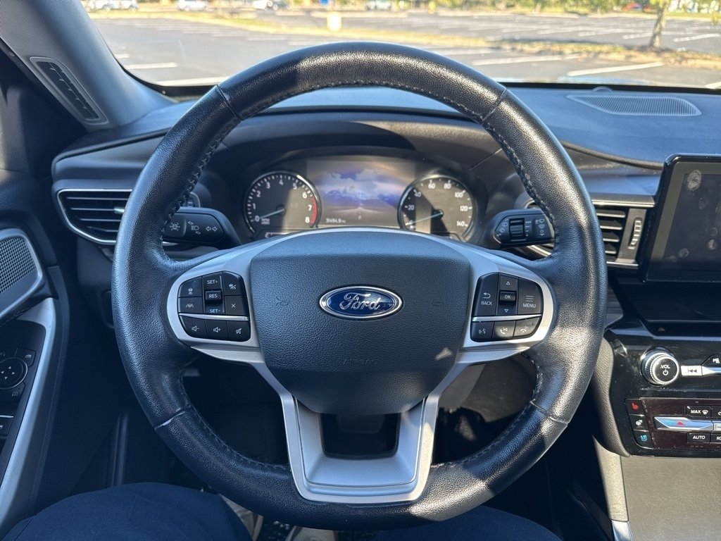 Used 2022 Ford Explorer Limited w/ Equipment Group 301A image 34