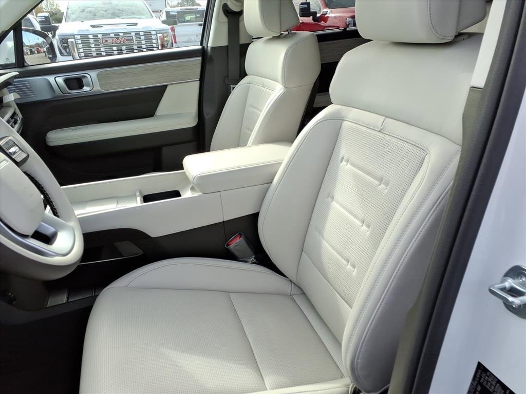 Used 2025 Hyundai Santa Fe Calligraphy image 12