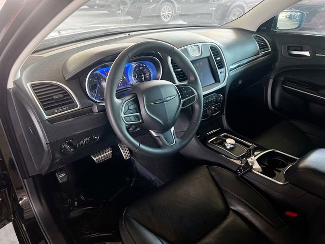 Used 2023 Chrysler 300 Touring L w/ Comfort Group image 11