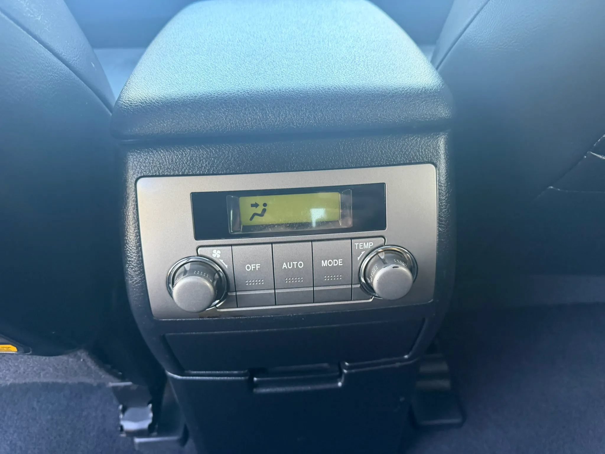 Used 2010 Toyota Highlander SE AWD/4WD image 17