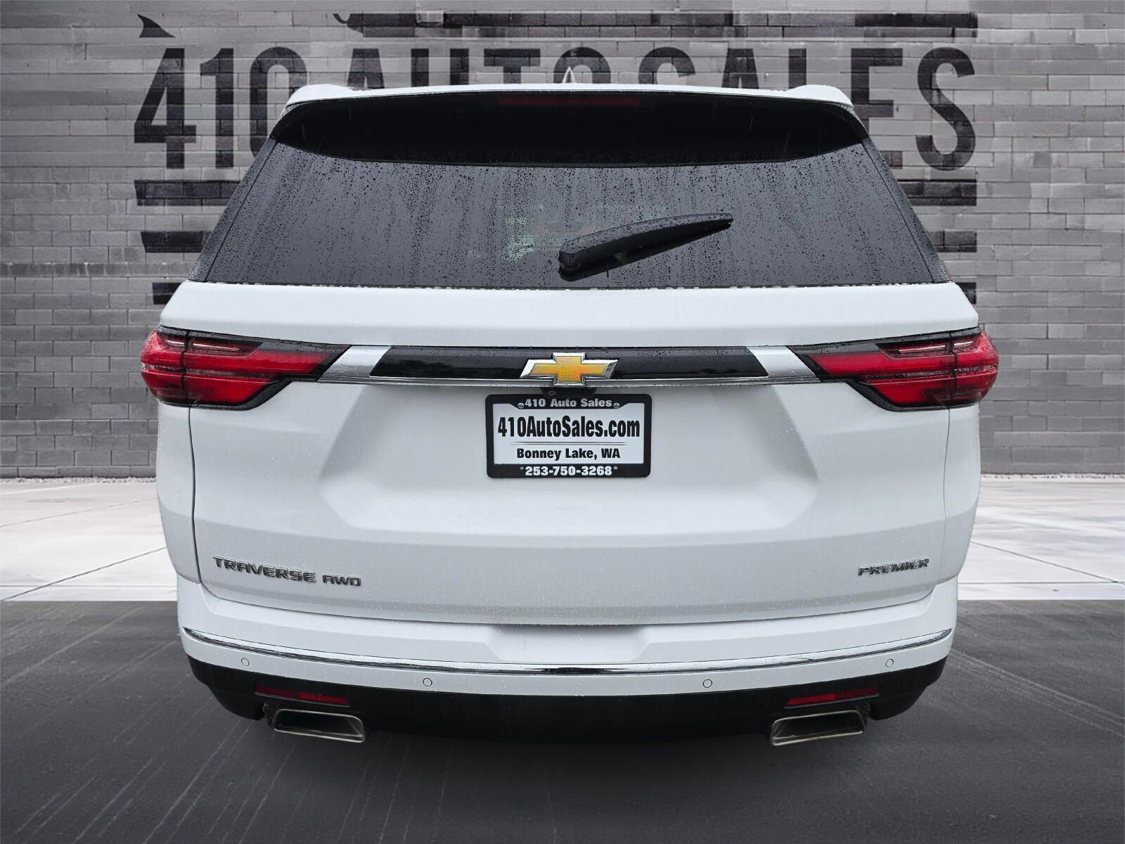 Used 2023 Chevrolet Traverse Premier AWD/4WD image 4