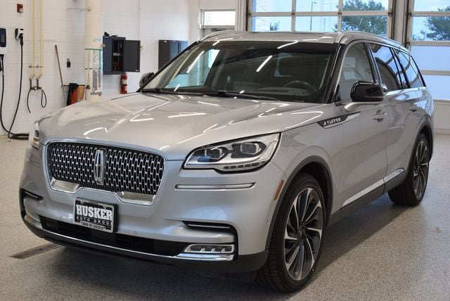 Used 2020 Lincoln Aviator Reserve w/ Equipment Group 202A AWD/4WD image 9