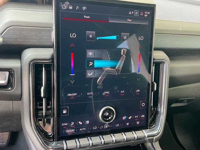 New 2026 GMC Yukon AT4 Ultimate AWD/4WD image 11