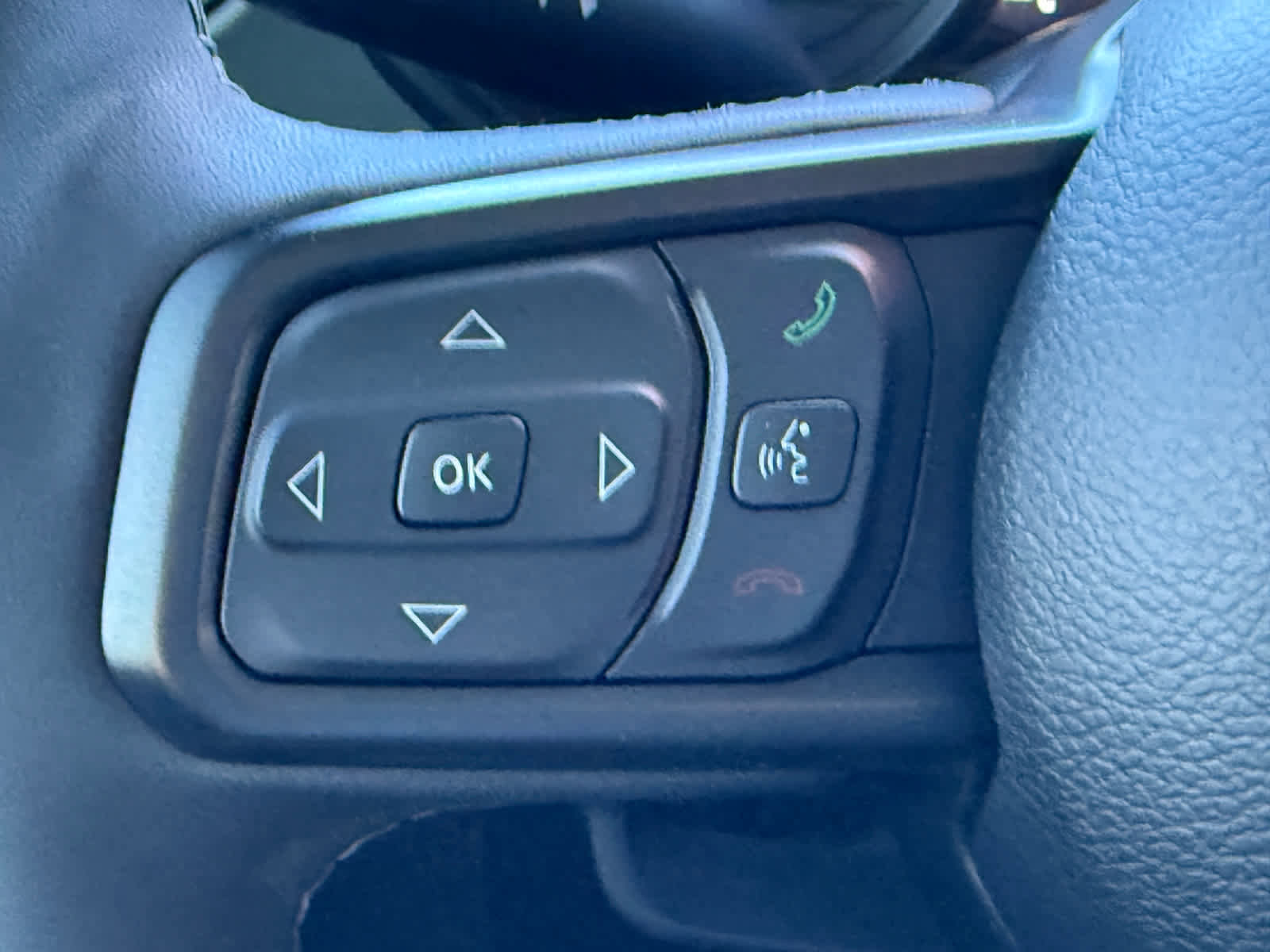 Used 2025 Jeep Gladiator Mojave w/ Convenience Group image 25