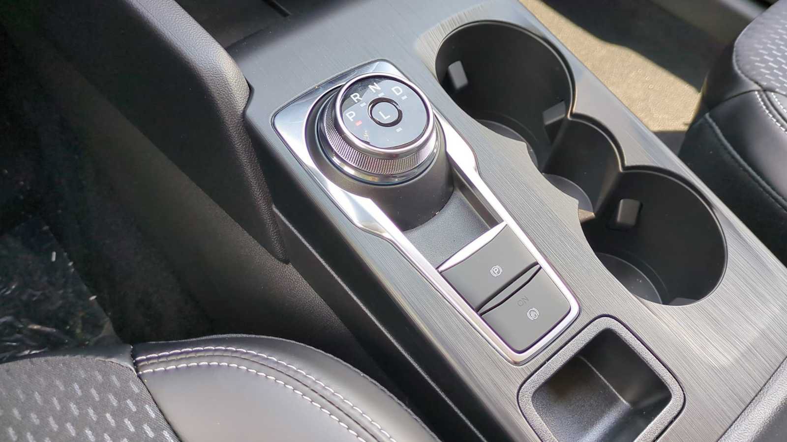 New 2025 Ford Escape SE FWD image 28