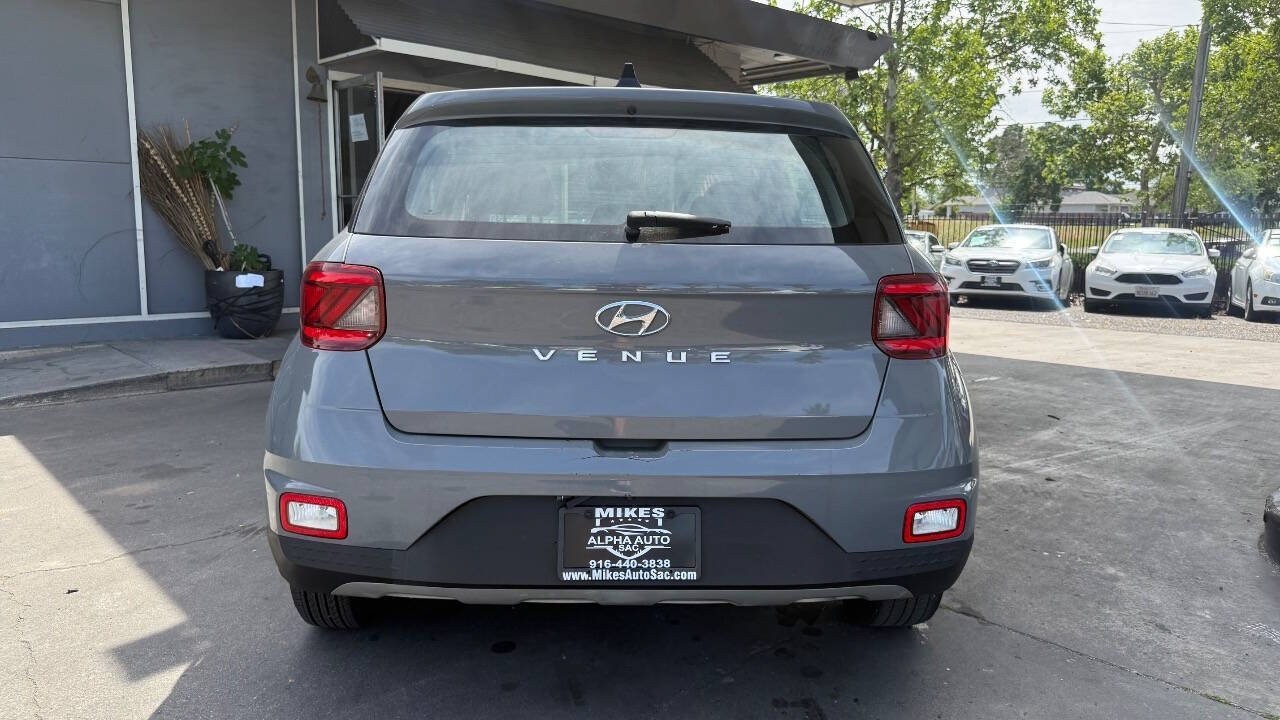 Used 2020 Hyundai Venue SE FWD image 5