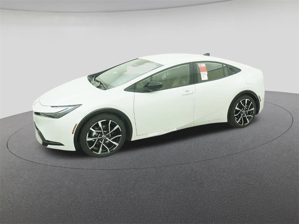 New 2026 Toyota Prius Plug-In Hybrid FWD image 2