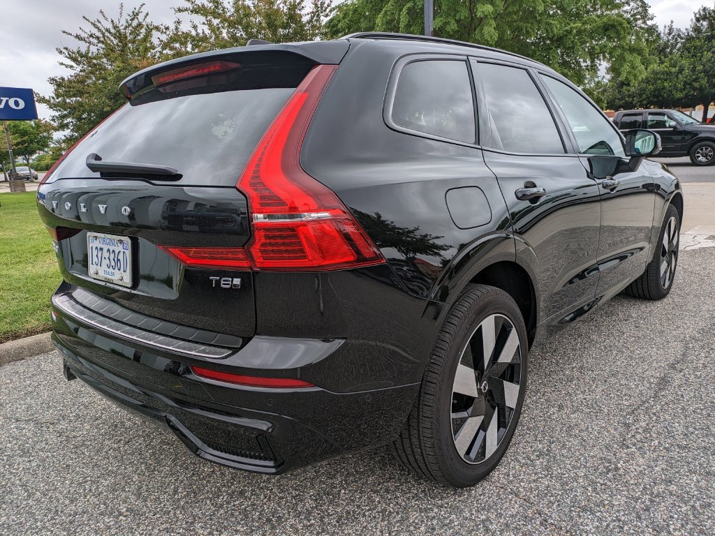 New 2025 Volvo XC60 T8 Plus w/ Protection Package Premier AWD/4WD image 4