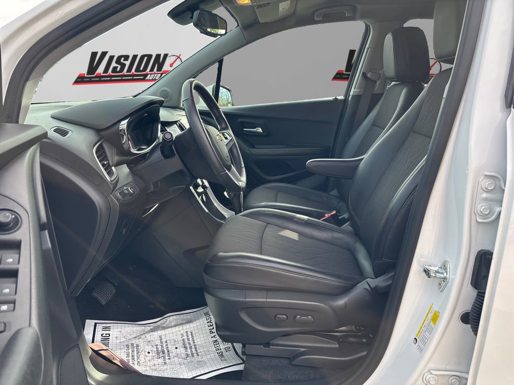 Used 2021 Chevrolet Trax LT w/ Sport Edition image 9