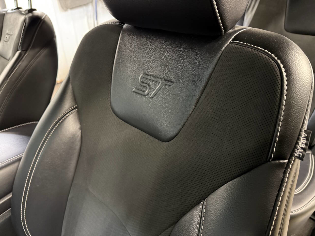 Used 2020 Ford Edge ST w/ Equipment Group 401A image 17