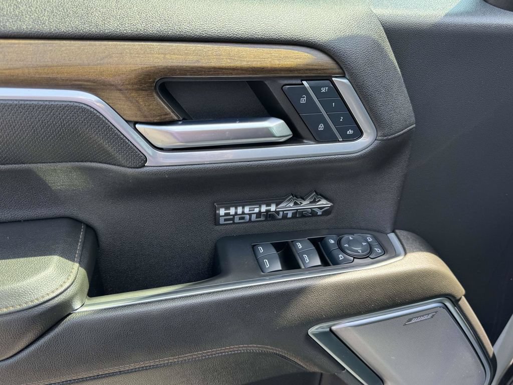 Used 2024 Chevrolet Silverado 1500 High Country w/ High Country Premium Package AWD/4WD image 19