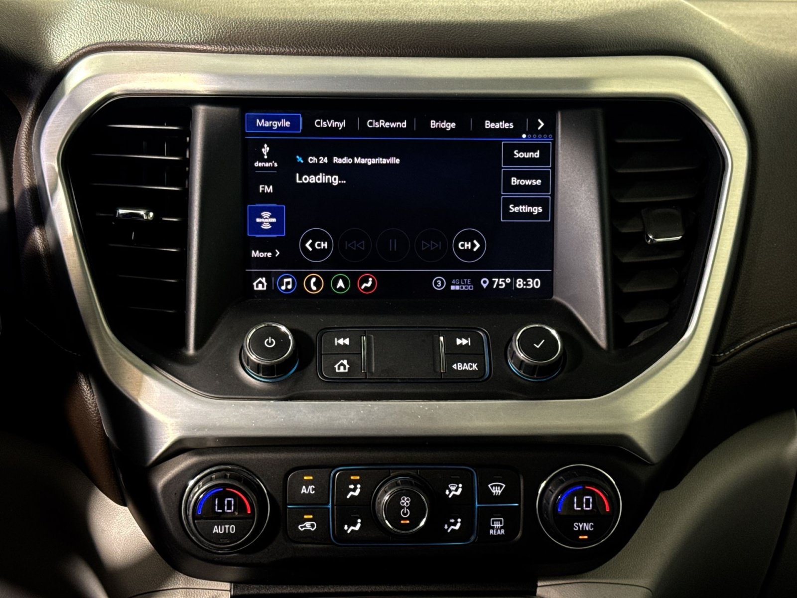 Used 2020 GMC Acadia SLT w/ Trailering Package AWD/4WD image 18