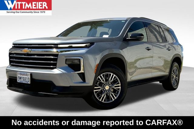 Used 2024 Chevrolet Traverse LT image 1