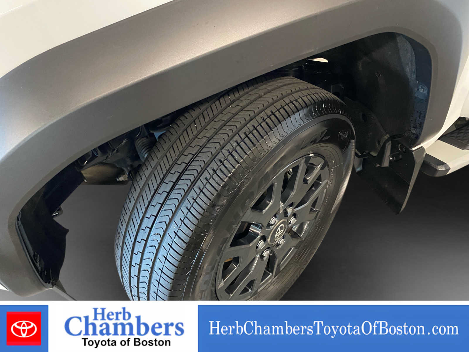 Used 2025 Toyota 4Runner SR5 AWD/4WD image 9
