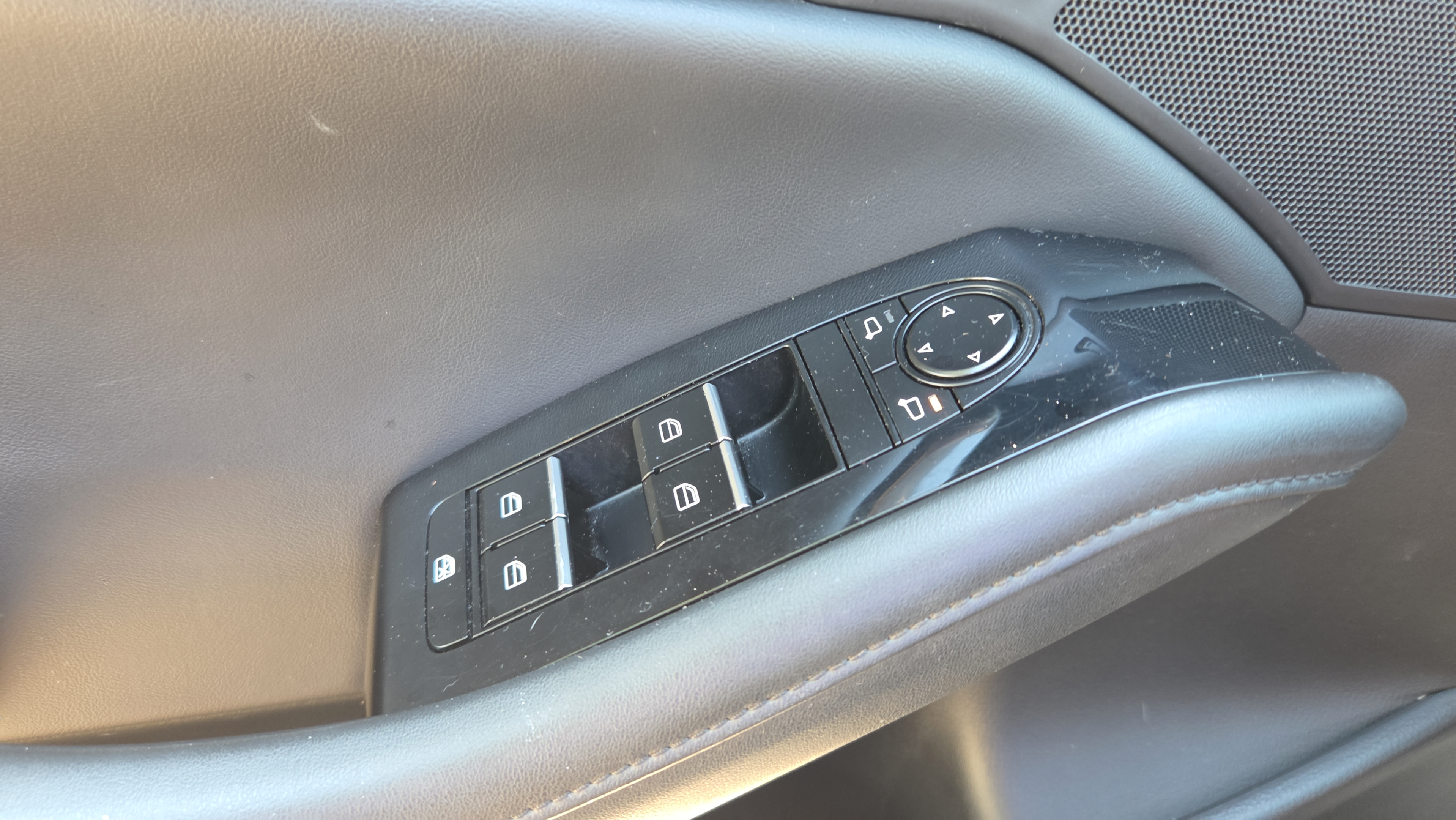 Used 2024 MAZDA MAZDA3 s FWD image 28