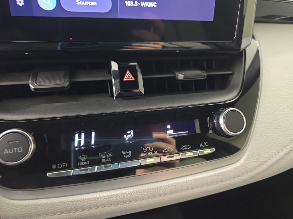 Used 2023 Toyota Corolla SE image 20