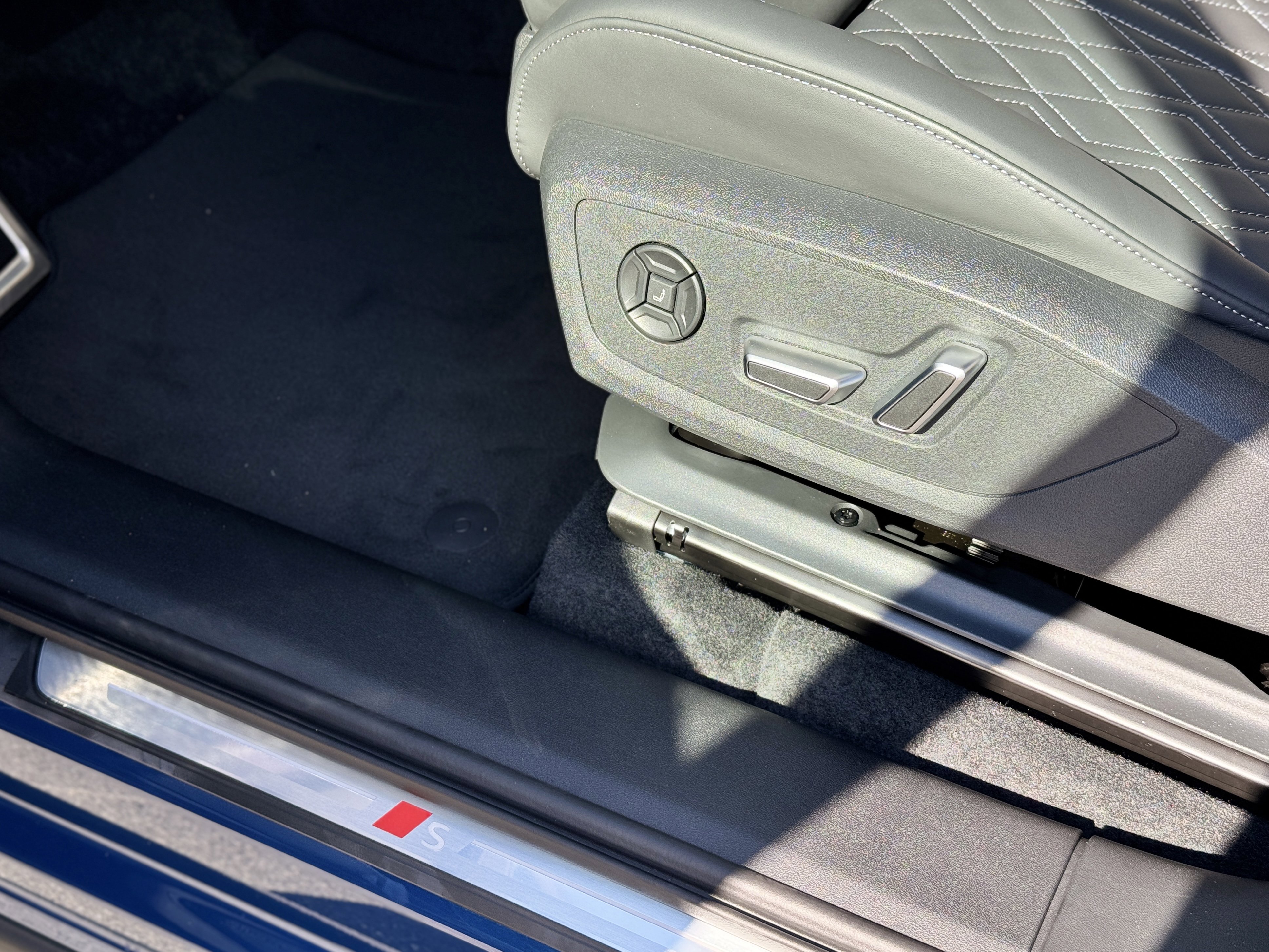 New 2025 Audi SQ6 e-tron Premium Plus image 14