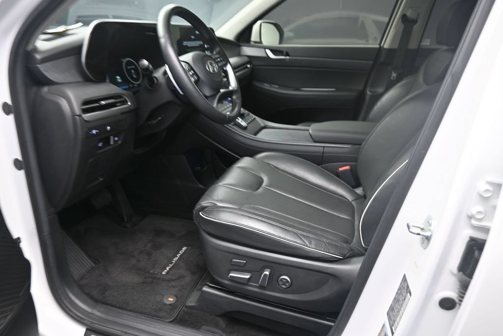 Used 2024 Hyundai Palisade Limited FWD image 17